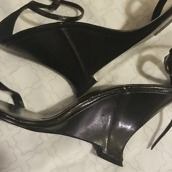 Heels - Picture 3 of 3